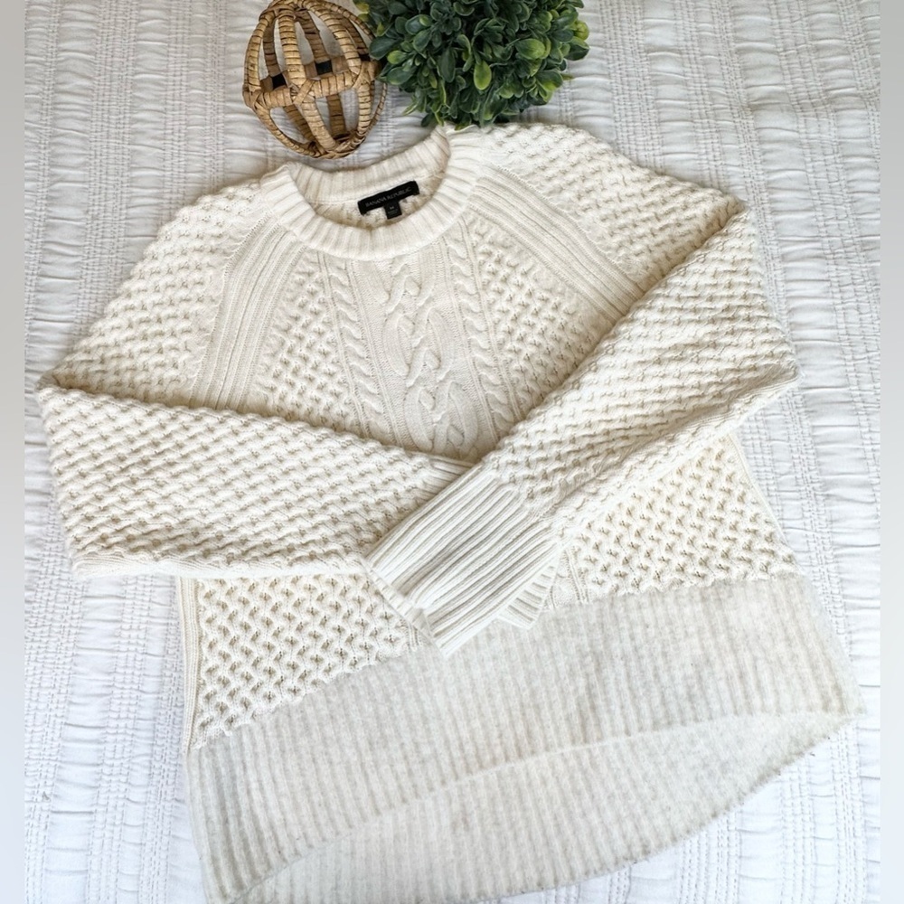 Banana Republic Women’s Cable Knit Sweater in Caribbean Sand Size Medium - Picture 6 of 10